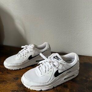 Nike White and Black Air Max Low-Top Sneakers